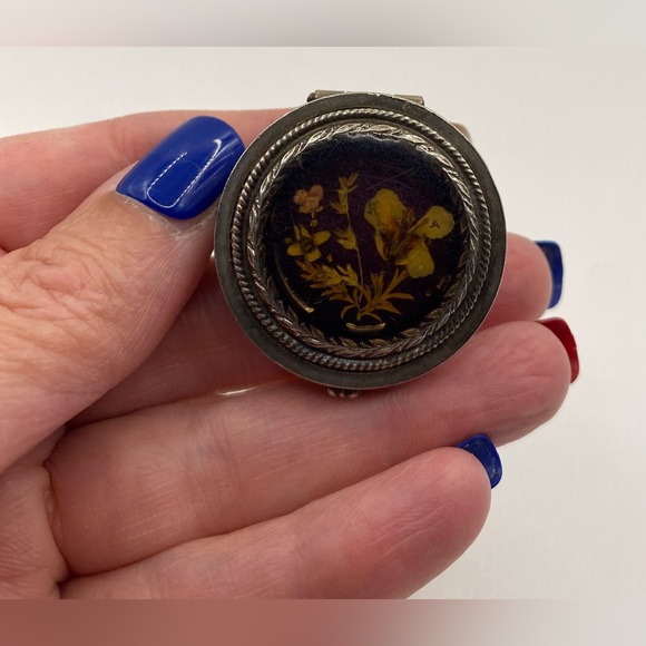 Silver Etched Dried Flower Hinged Trinket Box Vintage - Picture 8 of 14